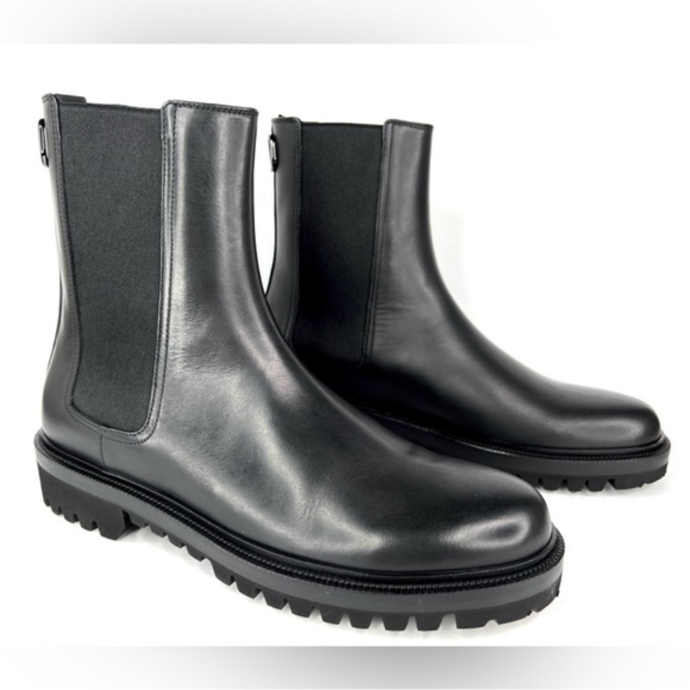 VALENTINO GARAVANI VLOGO SIGNATURE CALFSKIN LEATHER CHELSEA BOOTS EU 41 - US 8